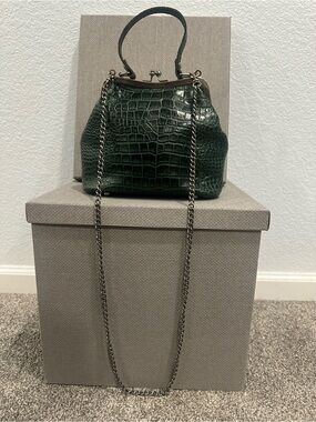 Classic Green. Patricia Nash.